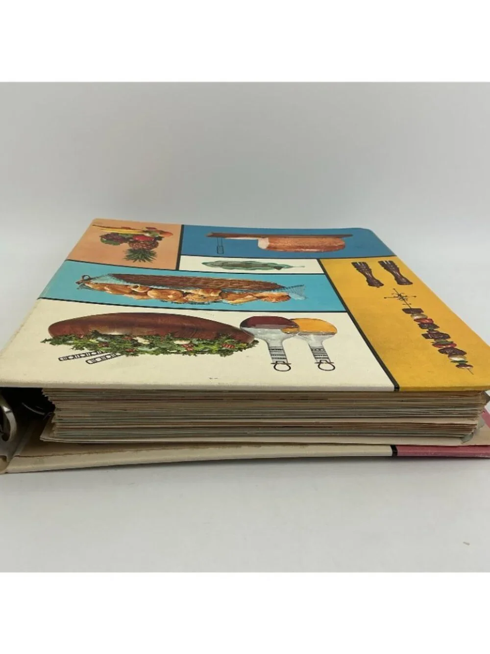 1961 First Edition 2nd Printing Betty Crocker’s New Picture Cook Book Binder Vin